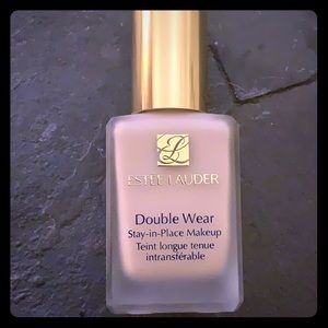 Estée Lauder Double Wear Stay-in-Place Makeup